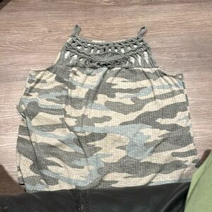 Camo tank